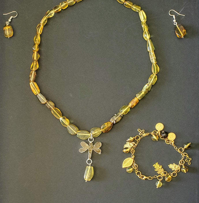 Collar pulsera y aretes en ambar