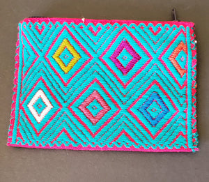 Bolsa para cosmeticos bordada a mano Larrainzar