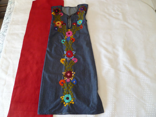 Vestidos  de mezclilla bordados